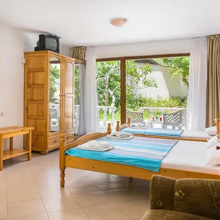 Zelenika Guest house 2*