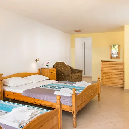 Guest house Zelenika 2*
